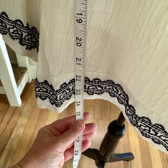 Knox Rose Ivory Blouse with Beautiful Black Embroidery - Picture 9 of 9